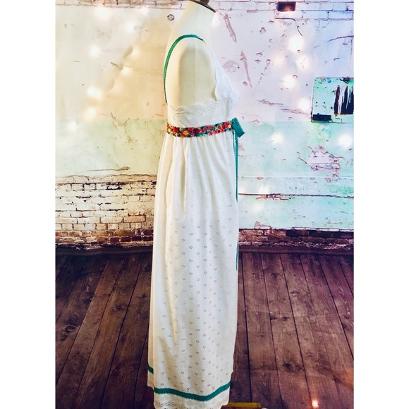 VINTAGE EYELET EMBELLISHED MAXI - Picture 3 of 8